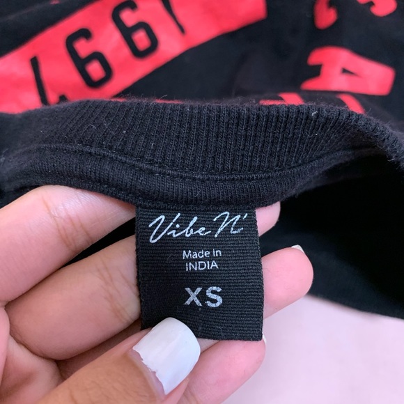 Vibe N’ | Black Crop Top w/ Red Graphic - Picture 3 of 4